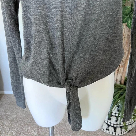 NWT Madewell Women’s Modern Tie Front Lightweight Sweater Grey - Picture 4 of 9